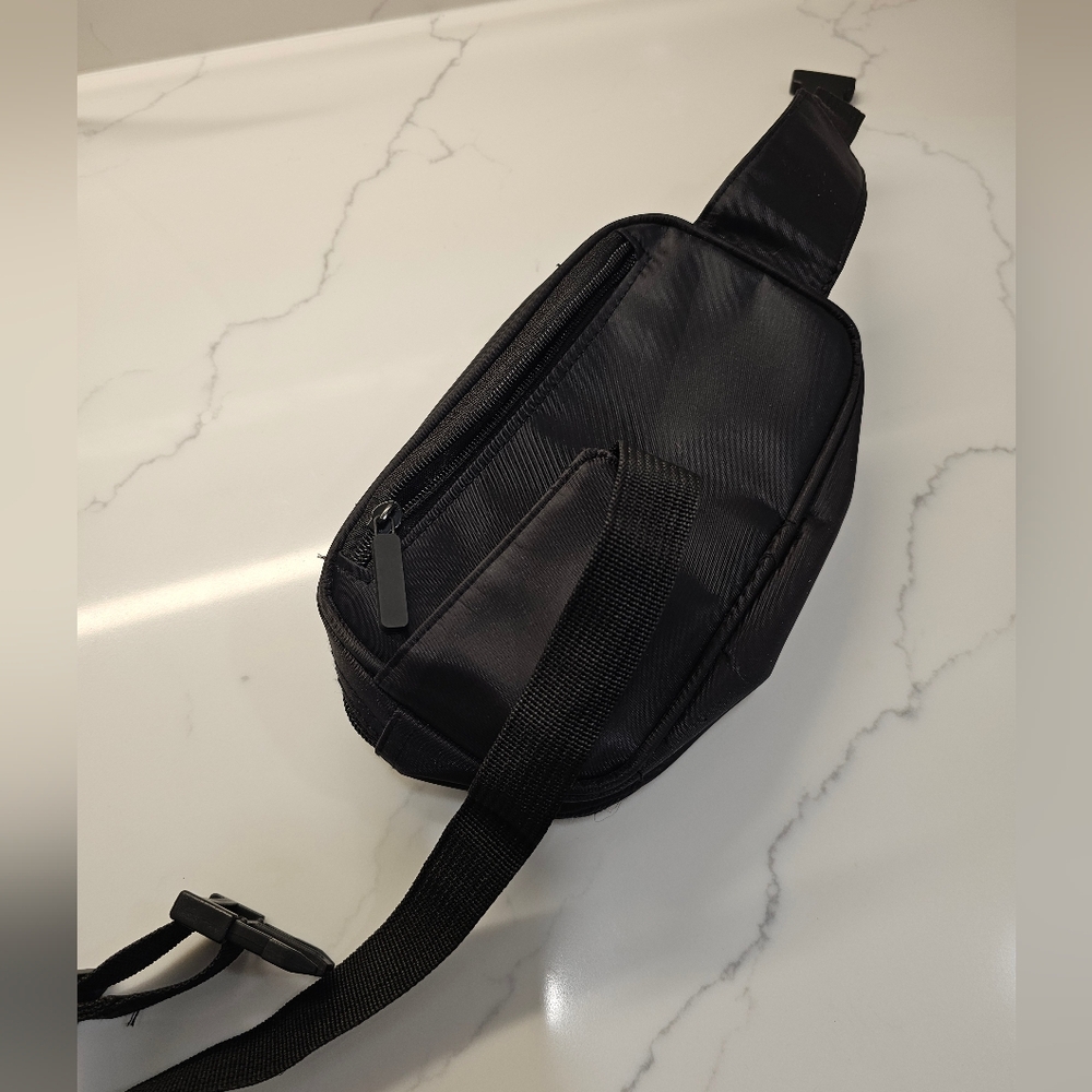 Like New Protege RFID Blocking Waist Bag - Picture 4 of 9